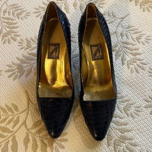 J renee snake skin pump